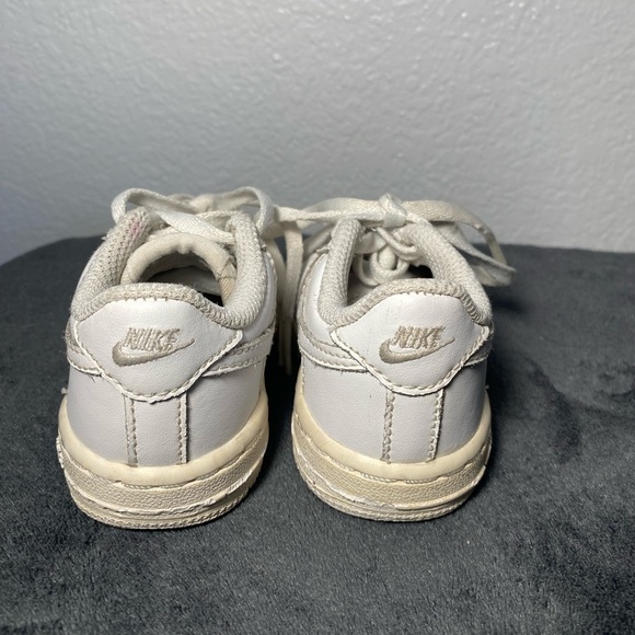 Nike Toddler White Sneakers size 4c - Picture 4 of 5